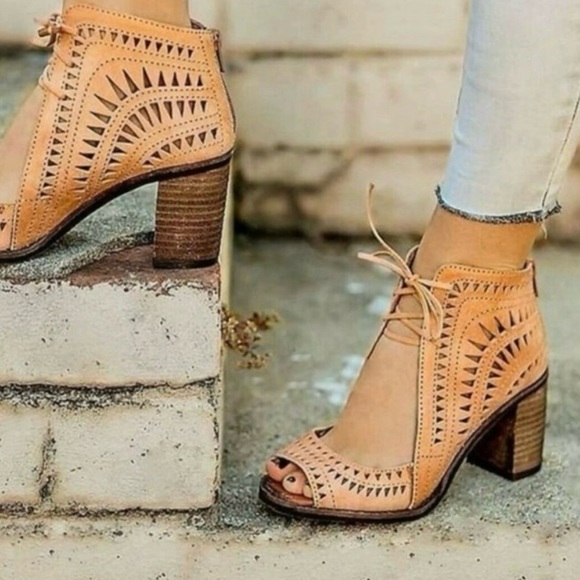 Jeffrey Campbell 7 tan leather open toe heels with cut outs lace up great cond - Picture 1 of 8